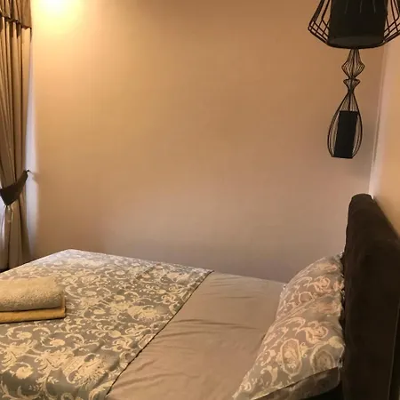 Victoria Apartment *